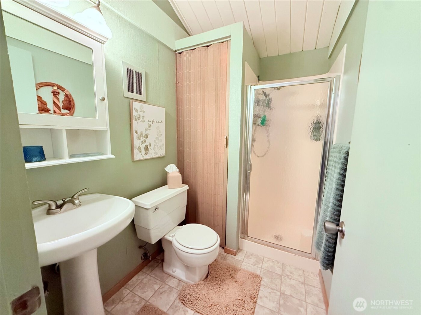 741 E Promontory Road , Shelton, WA 98584