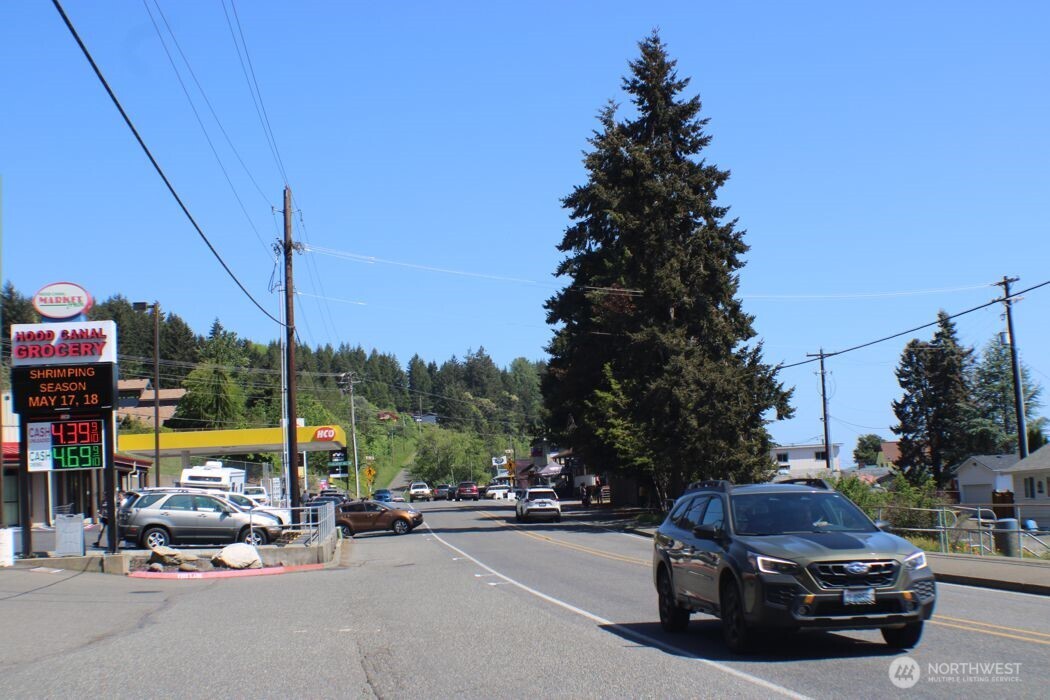 24113 N US Highway 101 , Hoodsport, WA 98548