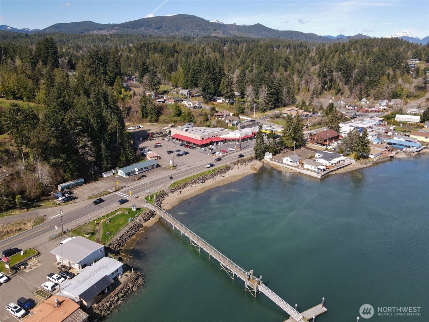 24113 N US Highway 101 , Hoodsport, WA 98548