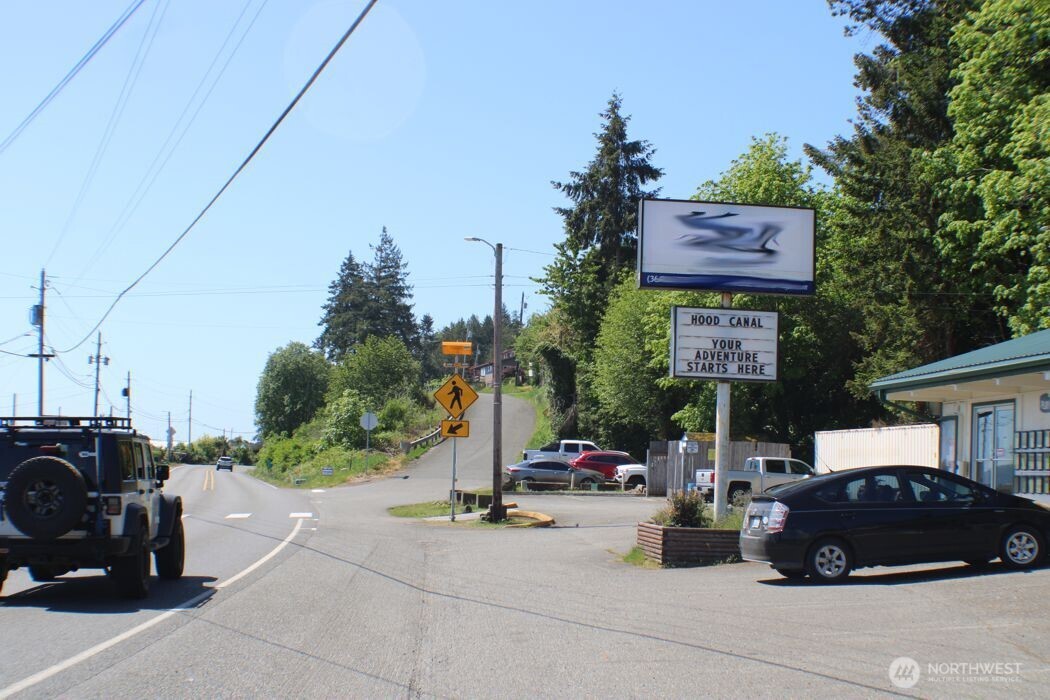 24113 N US Highway 101 , Hoodsport, WA 98548