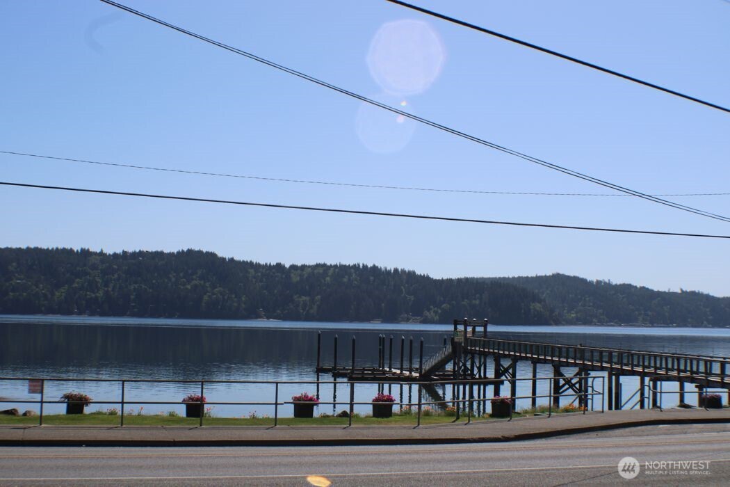 24113 N US Highway 101 , Hoodsport, WA 98548