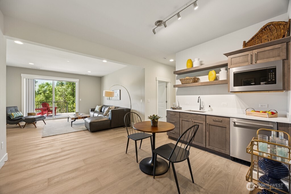 19507 81st Place NE #3, Kenmore, WA 98028