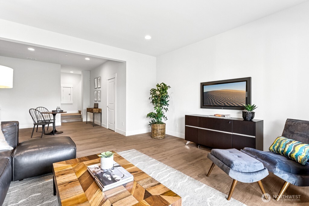 19507 81st Place NE #3, Kenmore, WA 98028