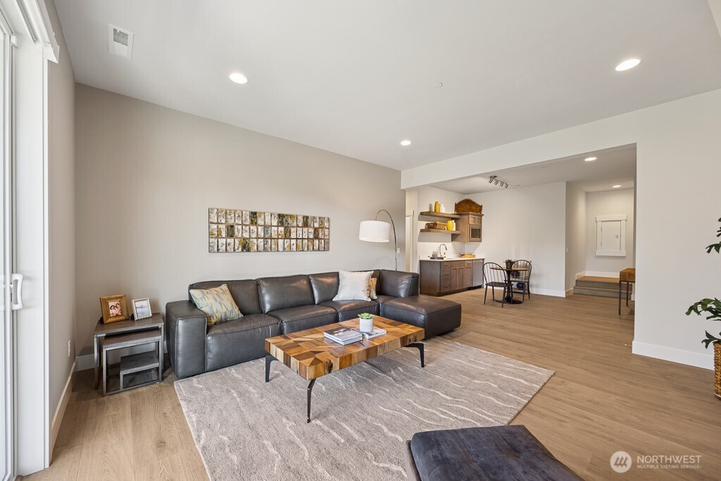 19507 81st Place NE #3, Kenmore, WA 98028