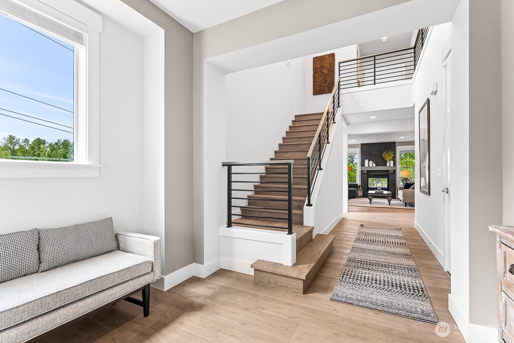 19507 81st Place NE #3, Kenmore, WA 98028