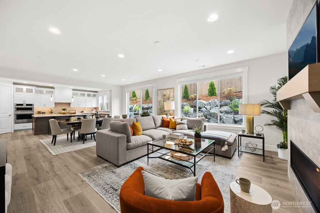 19512 81st Place NE #4, Kenmore, WA 98028