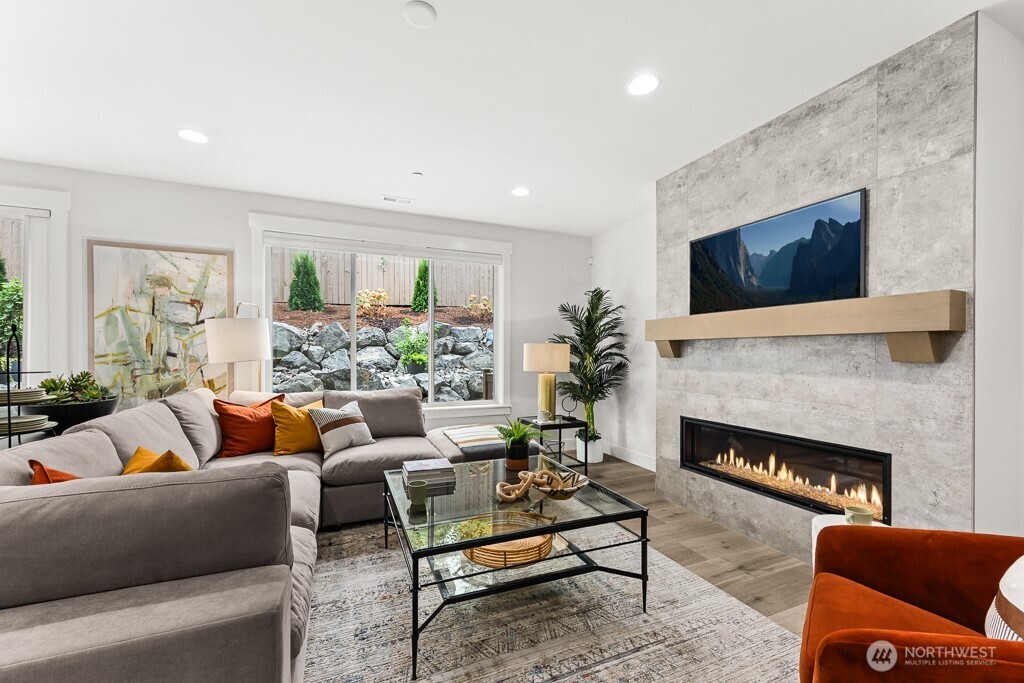 19512 81st Place NE #4, Kenmore, WA 98028