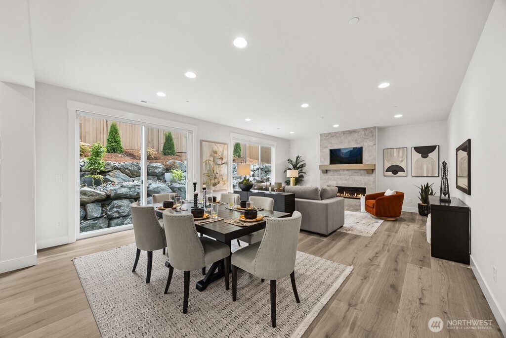 19512 81st Place NE #4, Kenmore, WA 98028