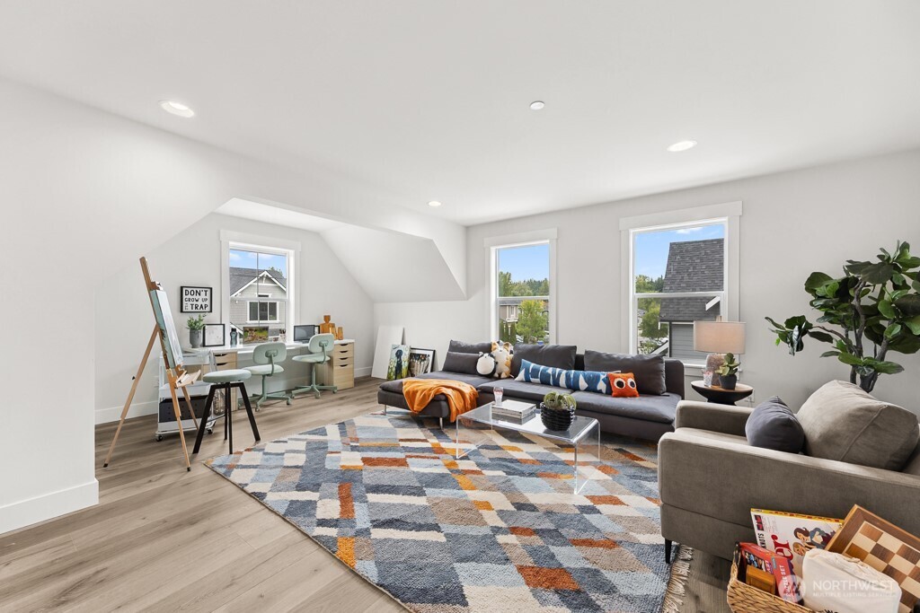 19512 81st Place NE #4, Kenmore, WA 98028