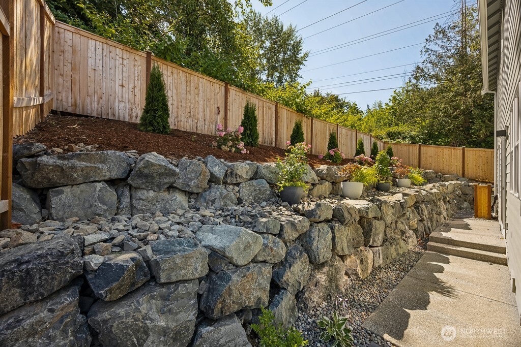 19512 81st Place NE #4, Kenmore, WA 98028