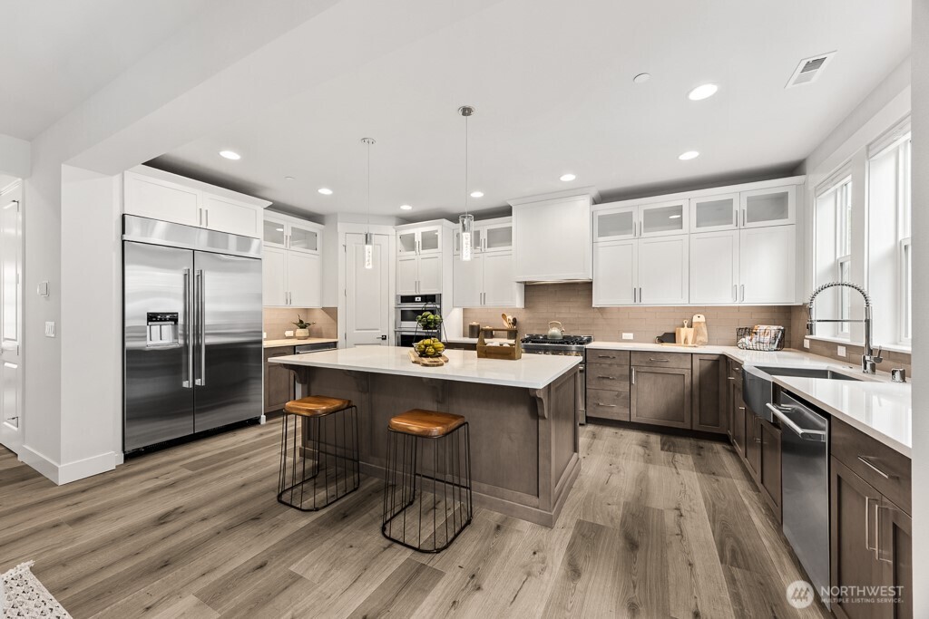 19512 81st Place NE #4, Kenmore, WA 98028