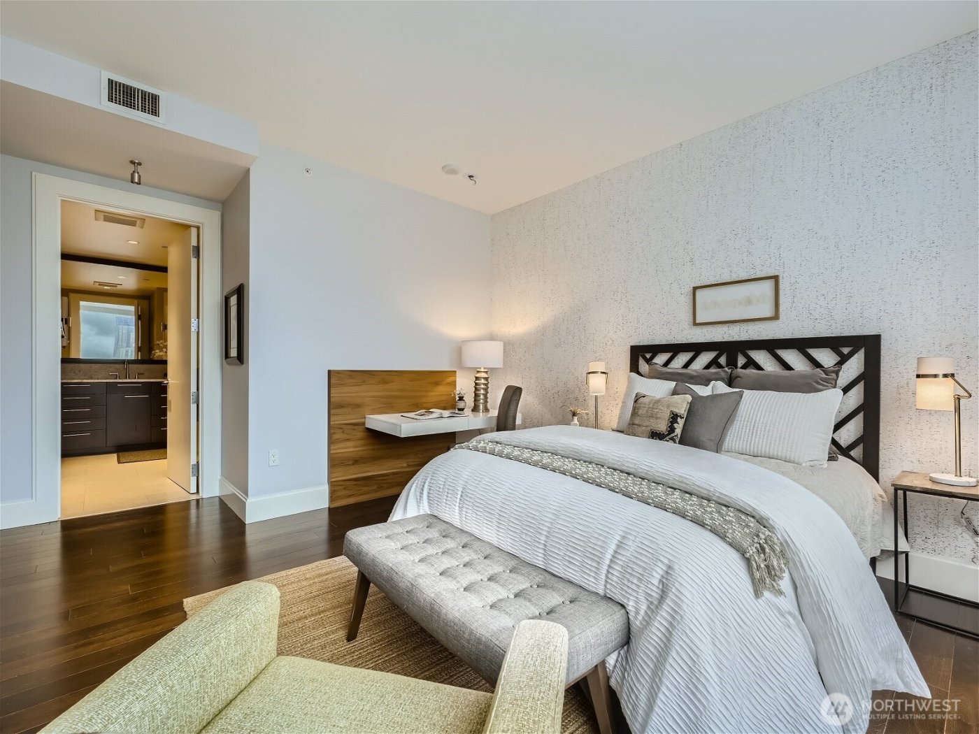 1521 2nd Avenue #2502, Seattle, WA 98101-4518