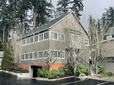 250 Madrona Way NE, Bainbridge Island, WA 98110