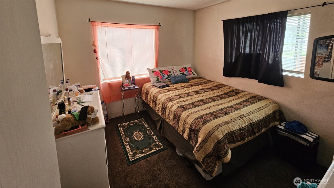 706 Laurel Street , Kelso, WA 98626