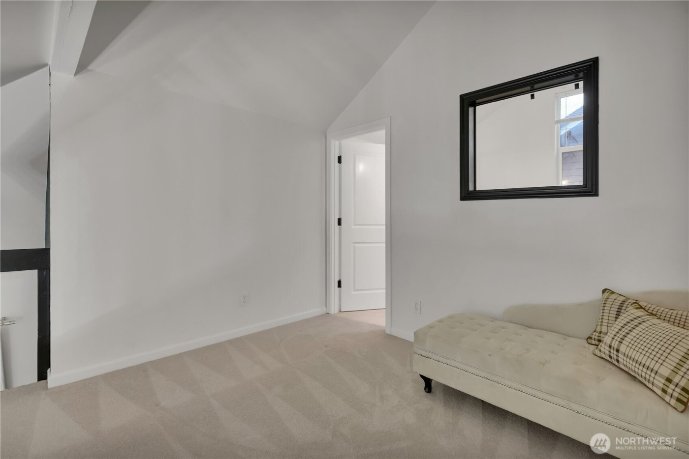 2524 S 317th Street #304, Federal Way, WA 98003-5033