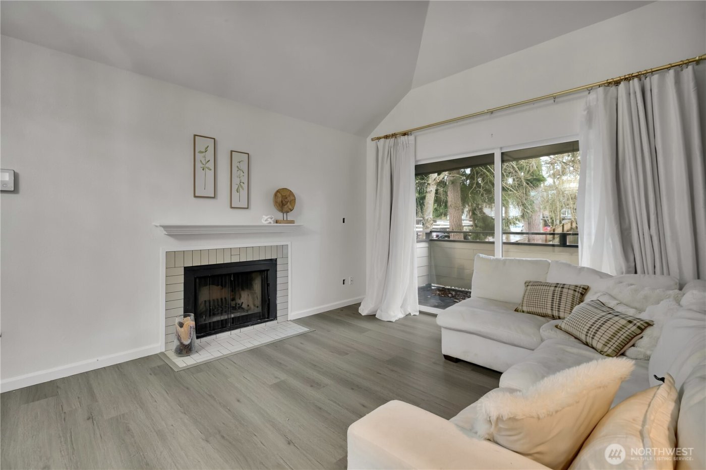 2524 S 317th Street #304, Federal Way, WA 98003-5033