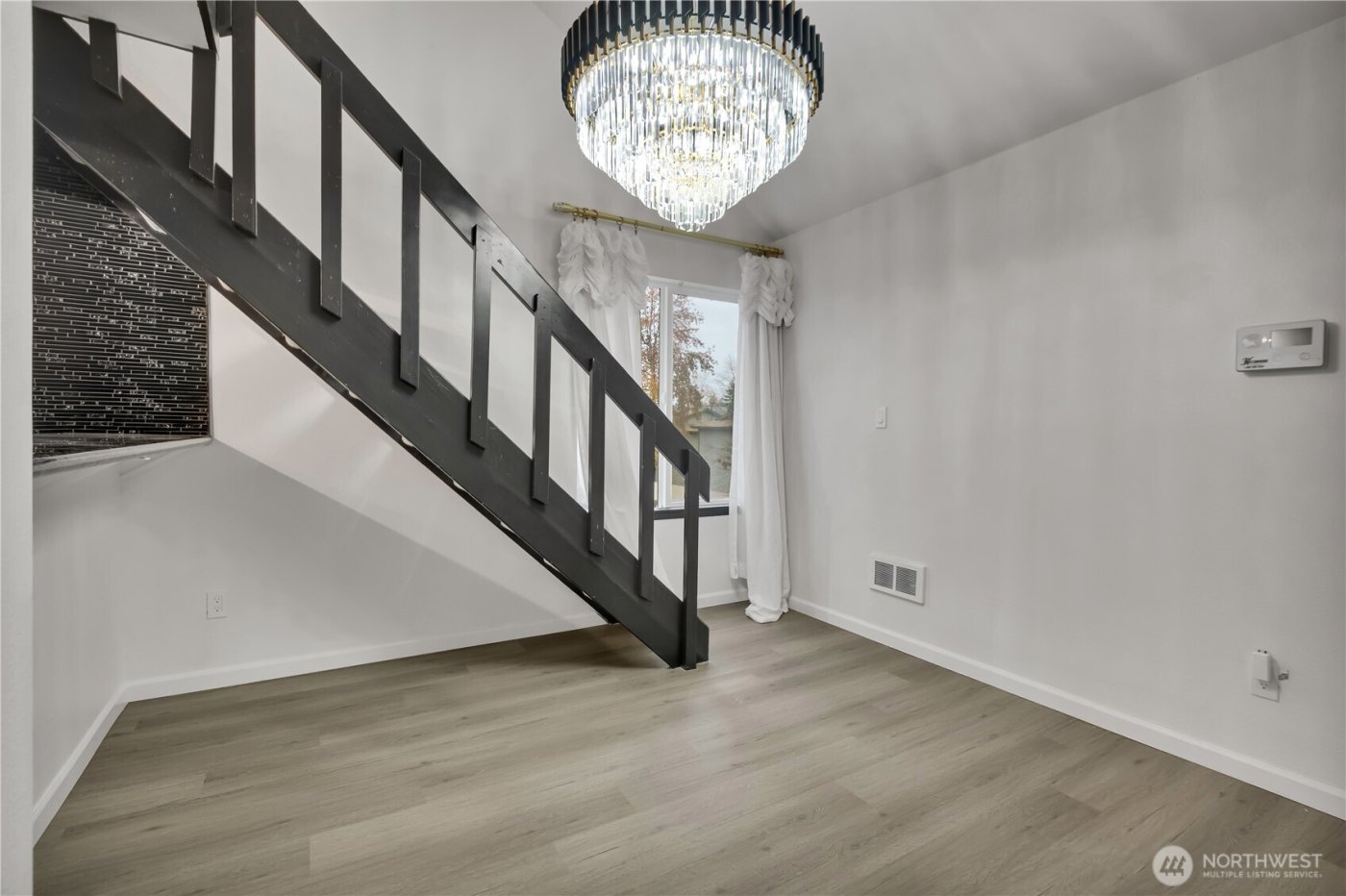 2524 S 317th Street #304, Federal Way, WA 98003-5033