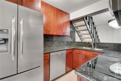 2524 S 317th Street #304, Federal Way, WA 98003-5033 - Photo 9