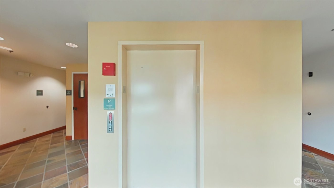 110 James Street #105, Edmonds, WA 98020