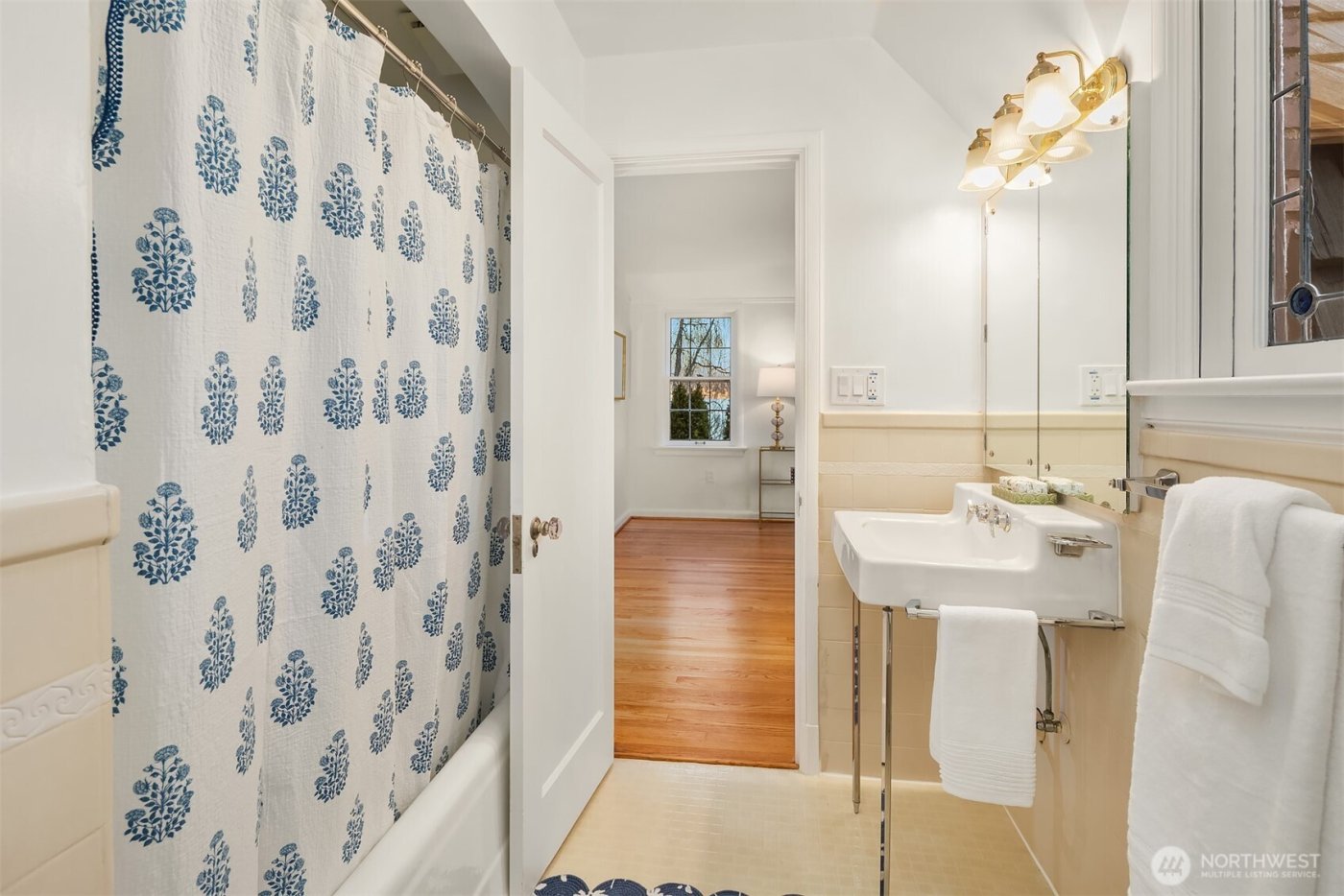 3419 E Laurelhurst Drive NE, Seattle, WA 98105