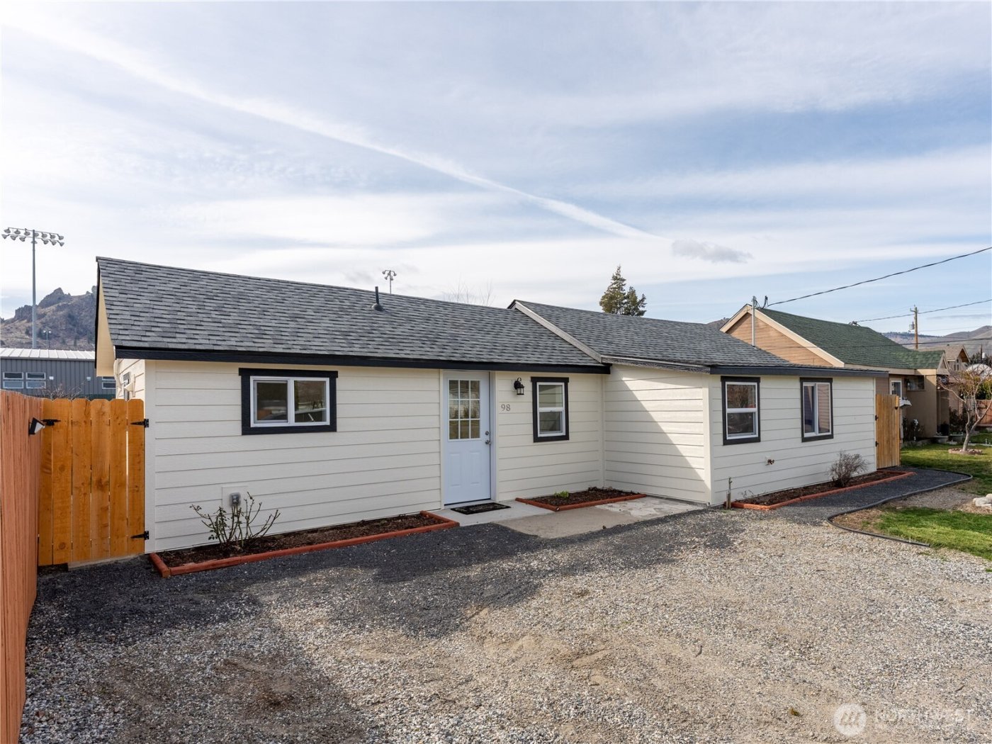 98 Fuller Street , Wenatchee, WA 98801