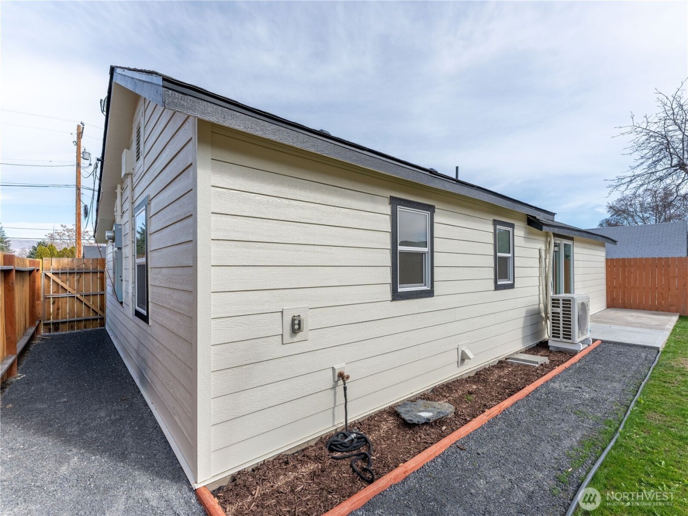 98 Fuller Street , Wenatchee, WA 98801