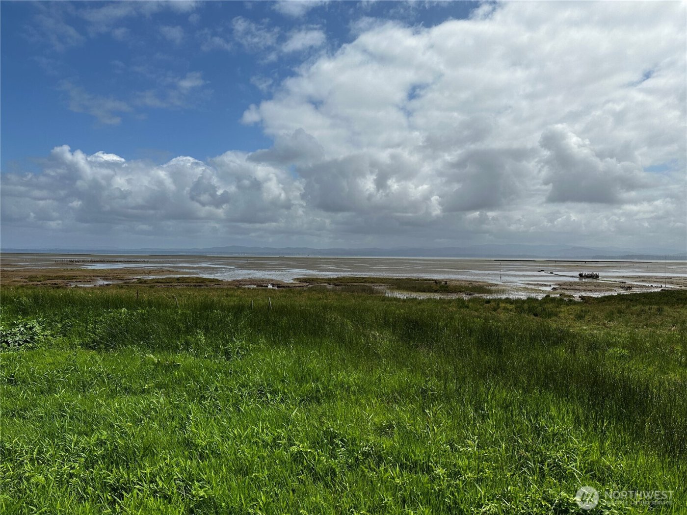 31104 Sandridge Road , Oysterville, WA 98640