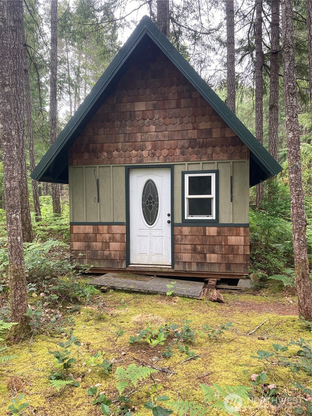 40 N Snapper Drive , Hoodsport, WA 98548