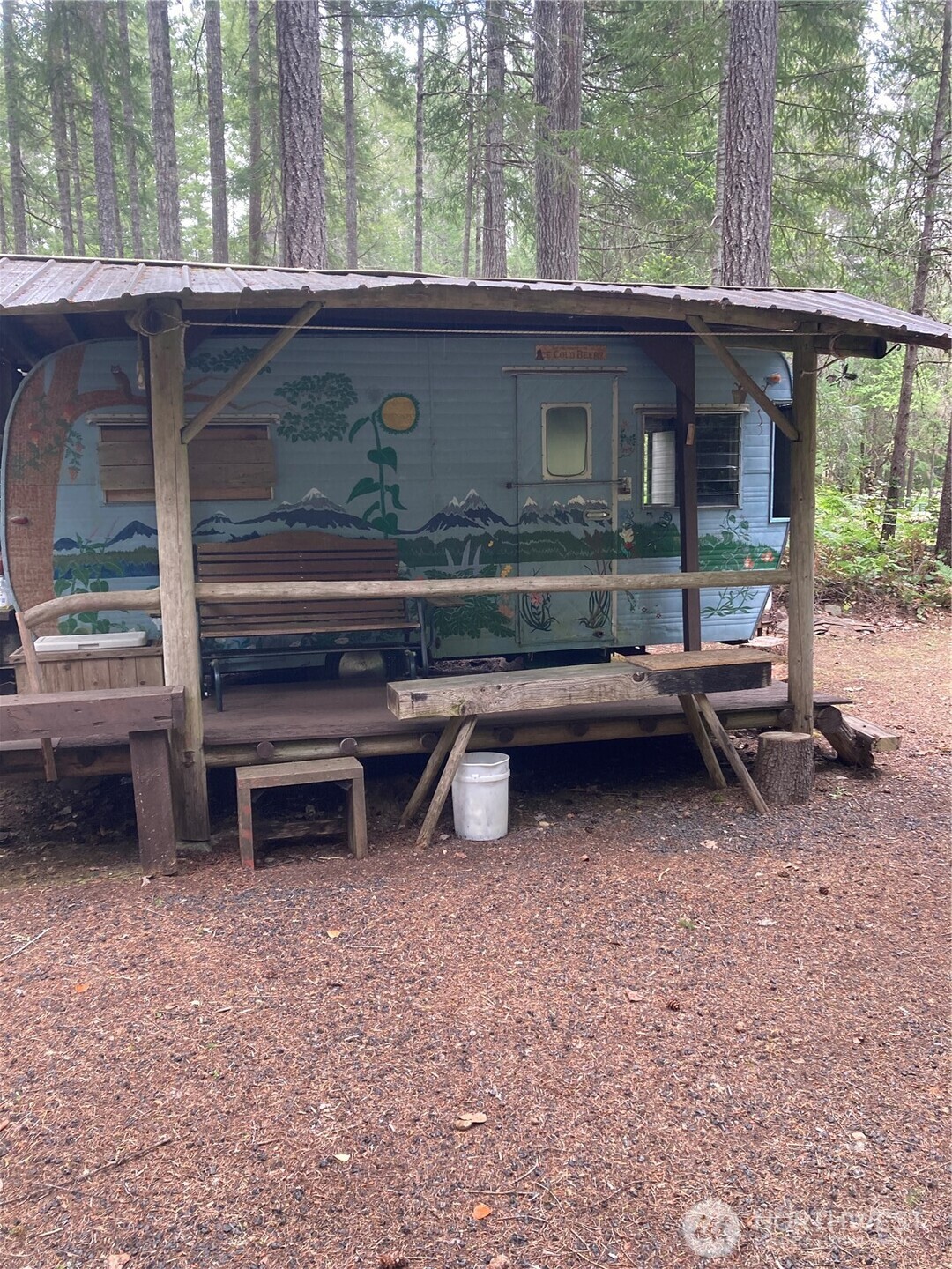 40 N Snapper Drive , Hoodsport, WA 98548