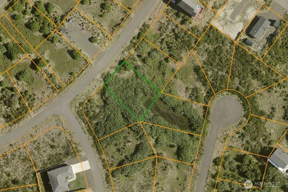 421 S Portal Loop SW, Ocean Shores, WA 98569