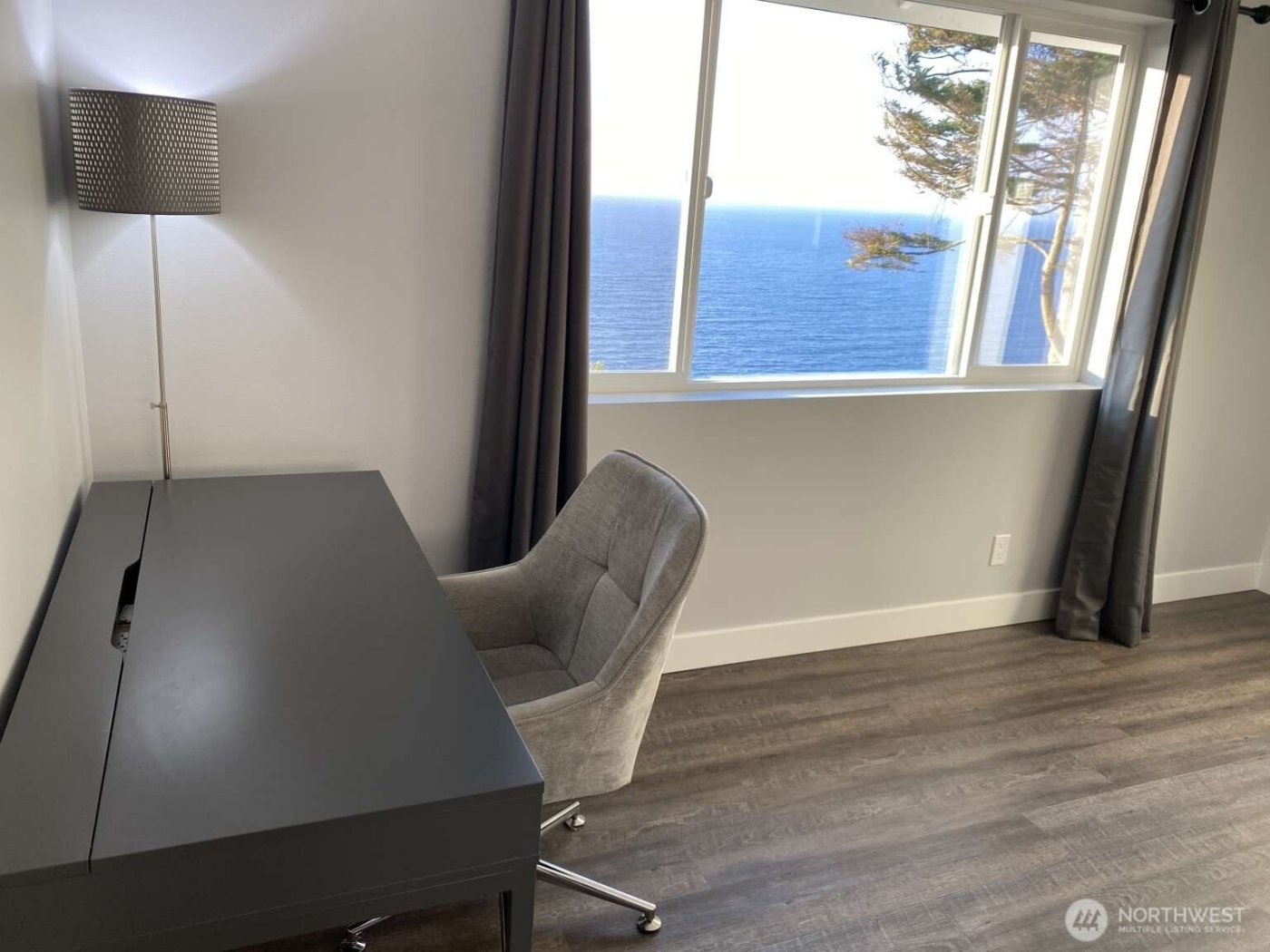 242 W Bluff Drive , Port Angeles, WA 98362