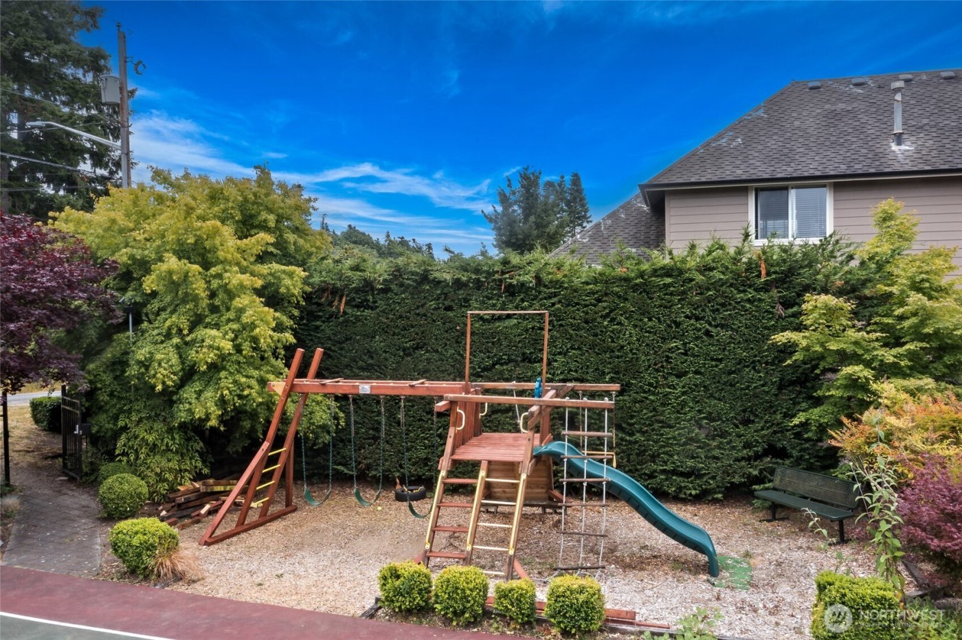 26409 7th Avenue S, Des Moines, WA 98198