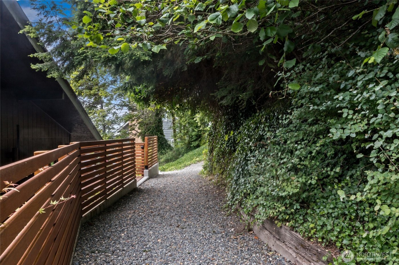 26409 7th Avenue S, Des Moines, WA 98198