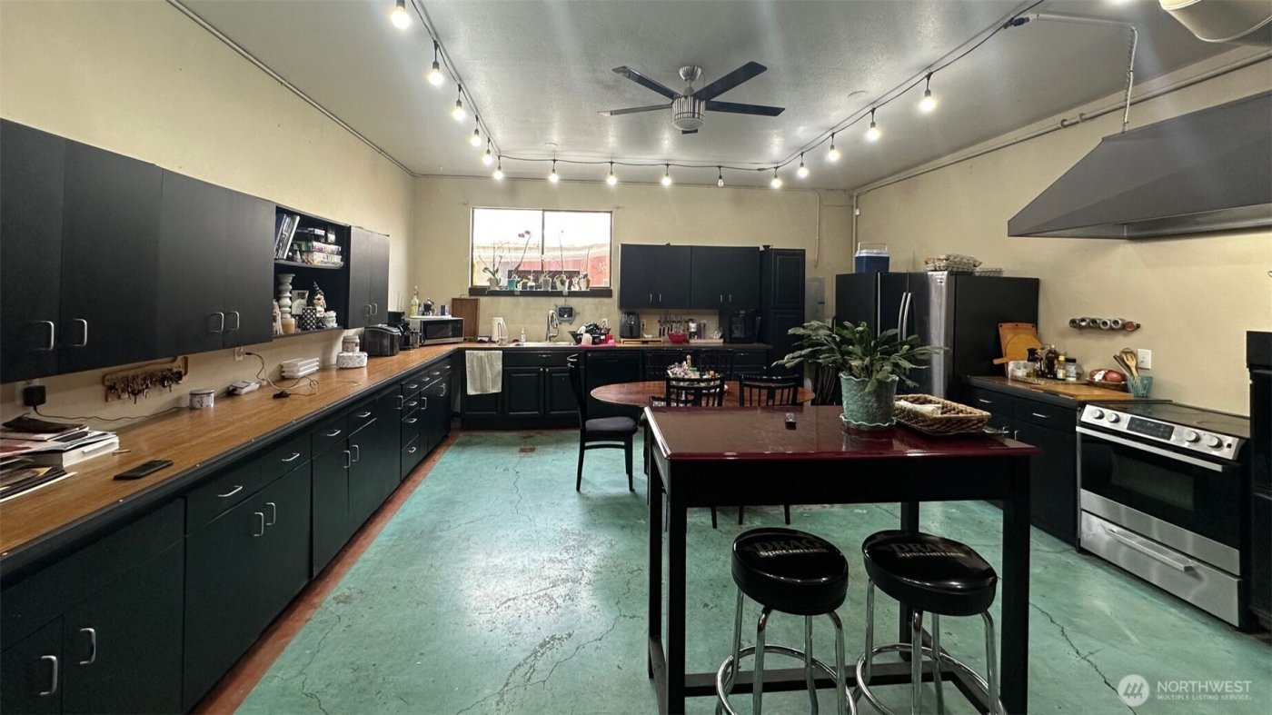 537 14th Avenue , Longview, WA 98632