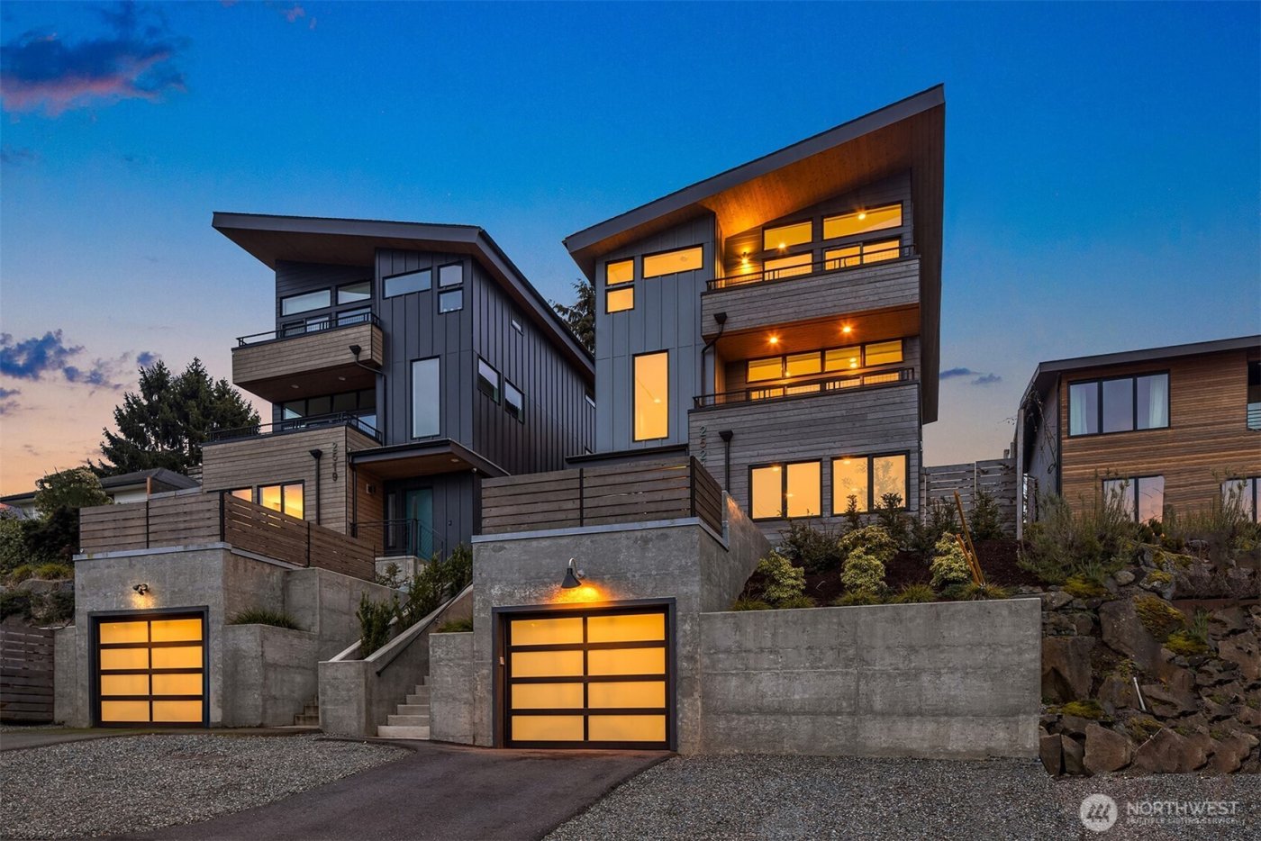 2521 NW 92nd Street , Seattle, WA 98117-2832