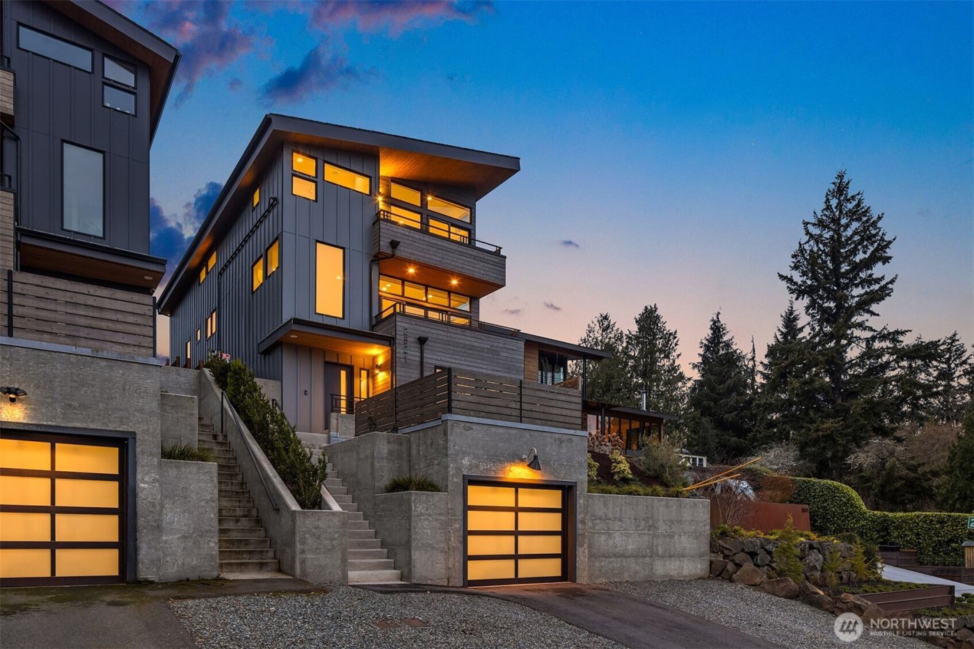 2521 NW 92nd Street , Seattle, WA 98117-2832