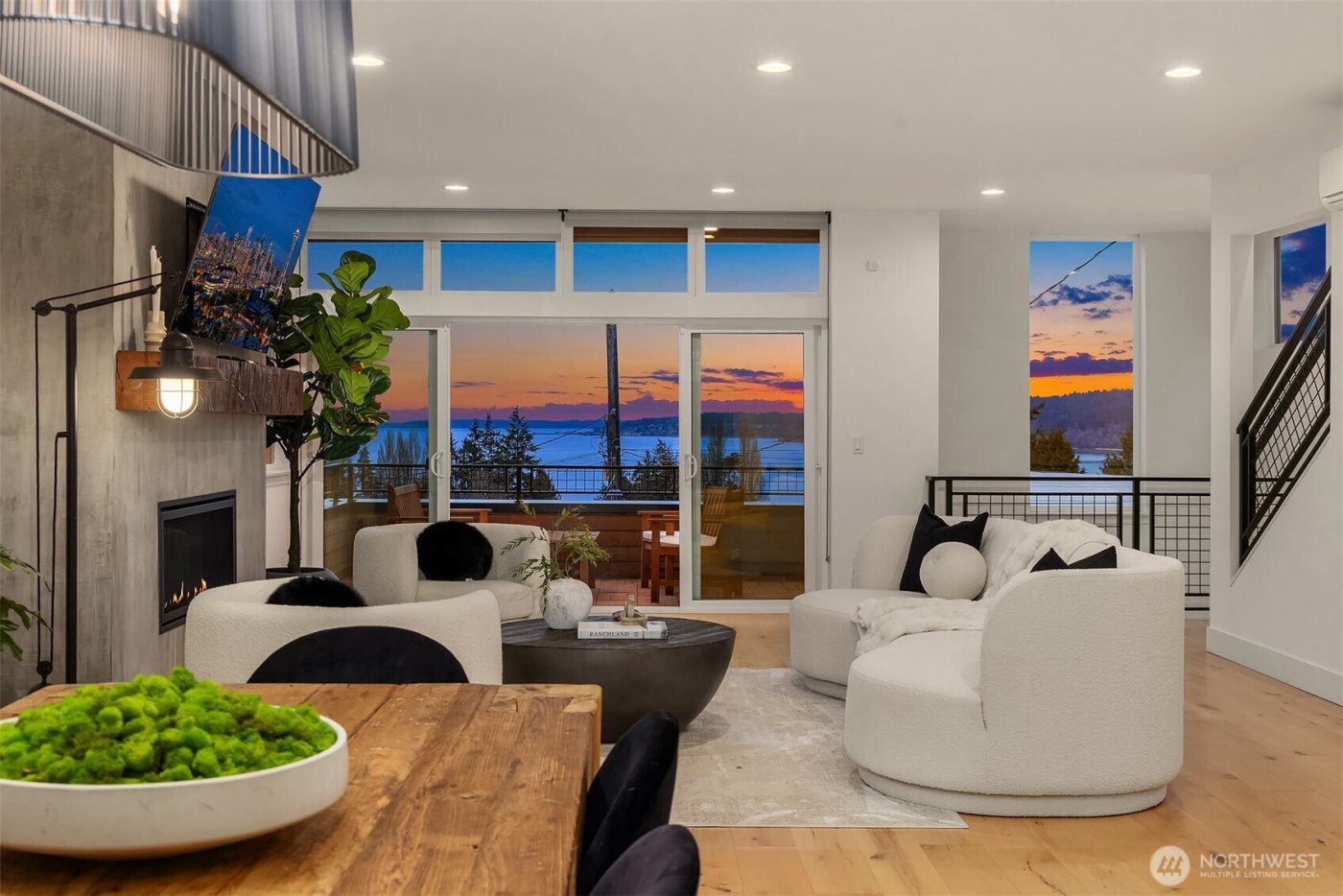 2521 NW 92nd Street , Seattle, WA 98117-2832