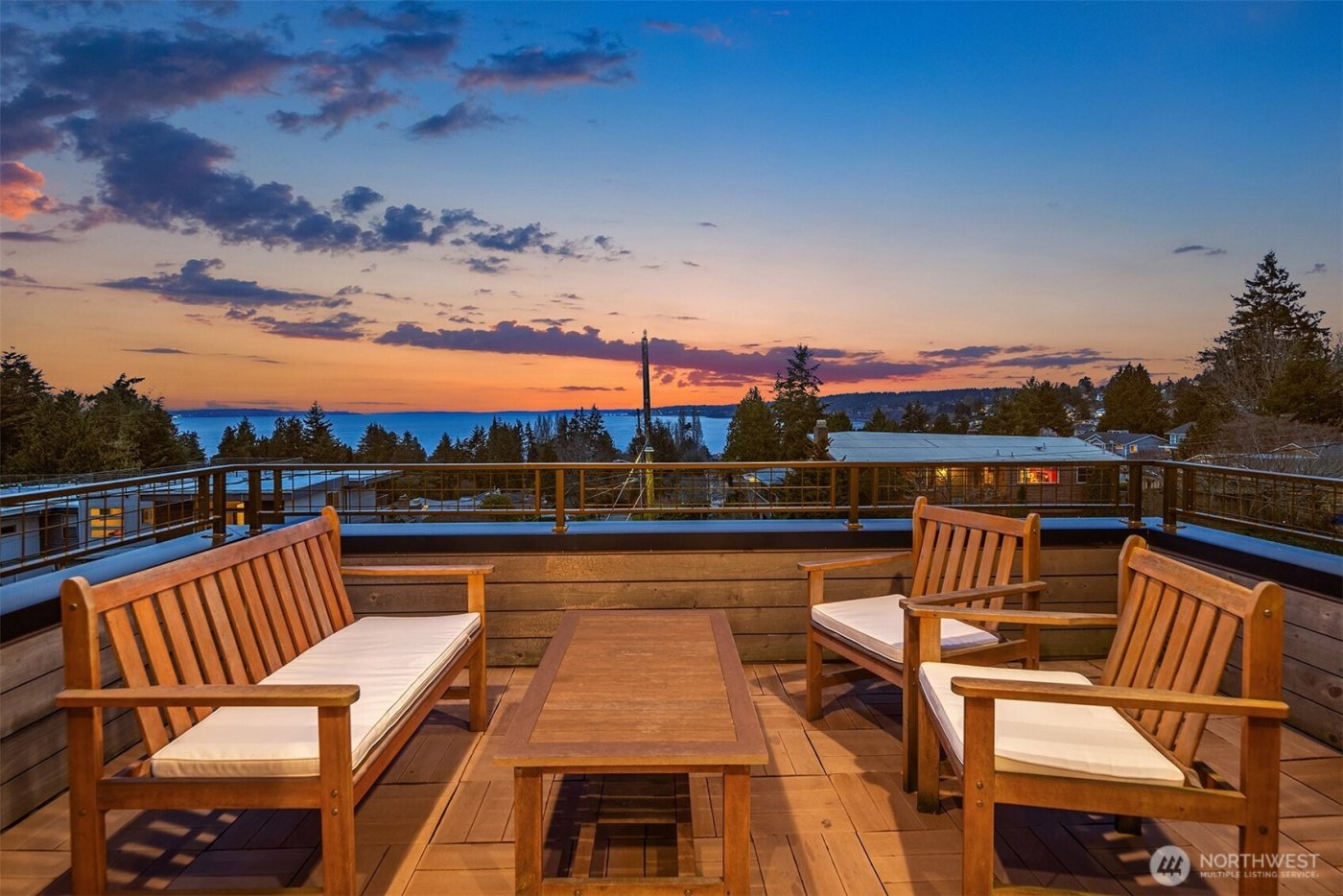 2521 NW 92nd Street , Seattle, WA 98117-2832