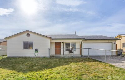 1215 Lowry St , Moses Lake, WA 98837