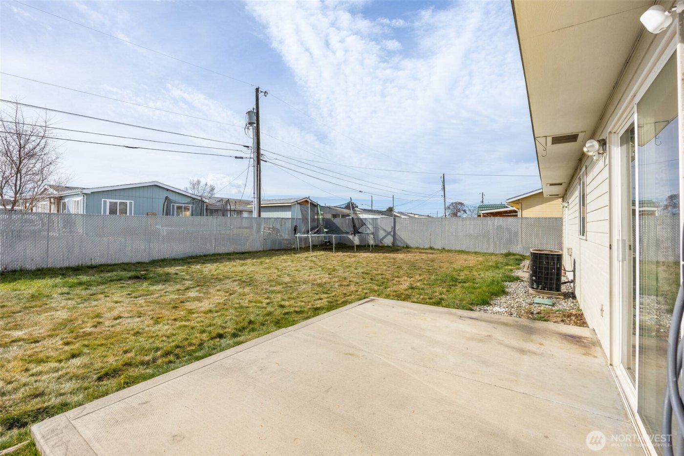 1215 Lowry St , Moses Lake, WA 98837