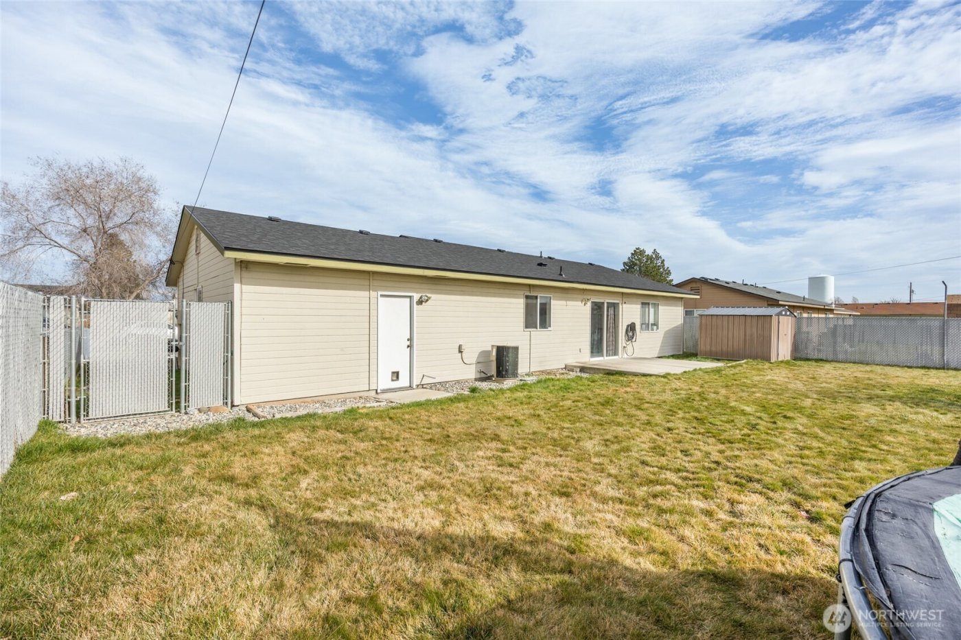 1215 Lowry St , Moses Lake, WA 98837