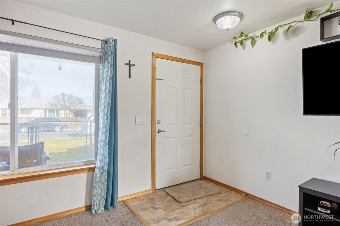 1215 Lowry St , Moses Lake, WA 98837