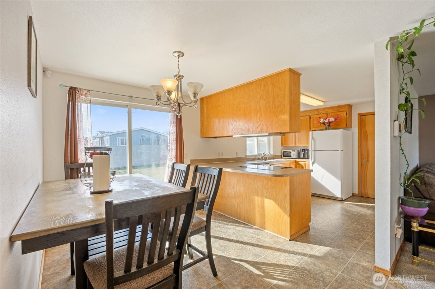 1215 Lowry St , Moses Lake, WA 98837