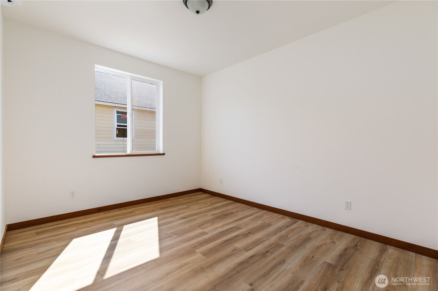 801 NW Shire Street , Oak Harbor, WA 98277