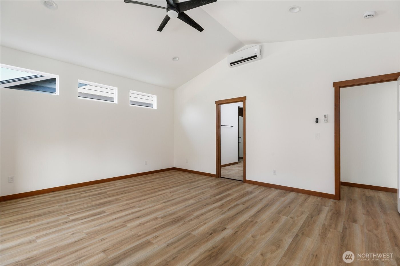 801 NW Shire Street , Oak Harbor, WA 98277