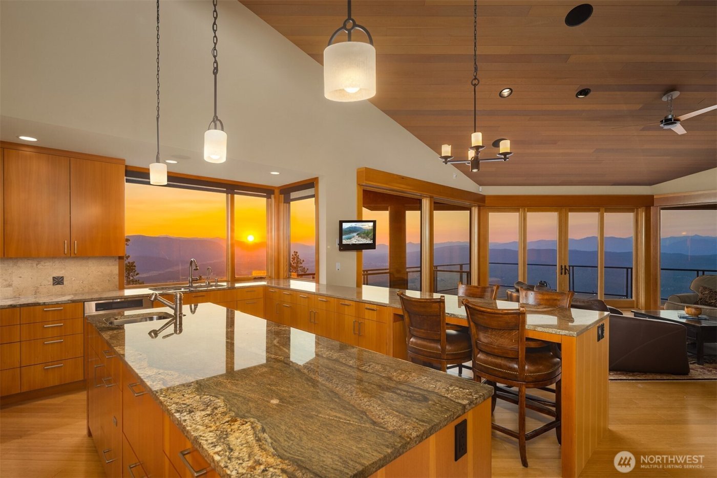 3653 Hart Road , Cle Elum, WA 98922-8332