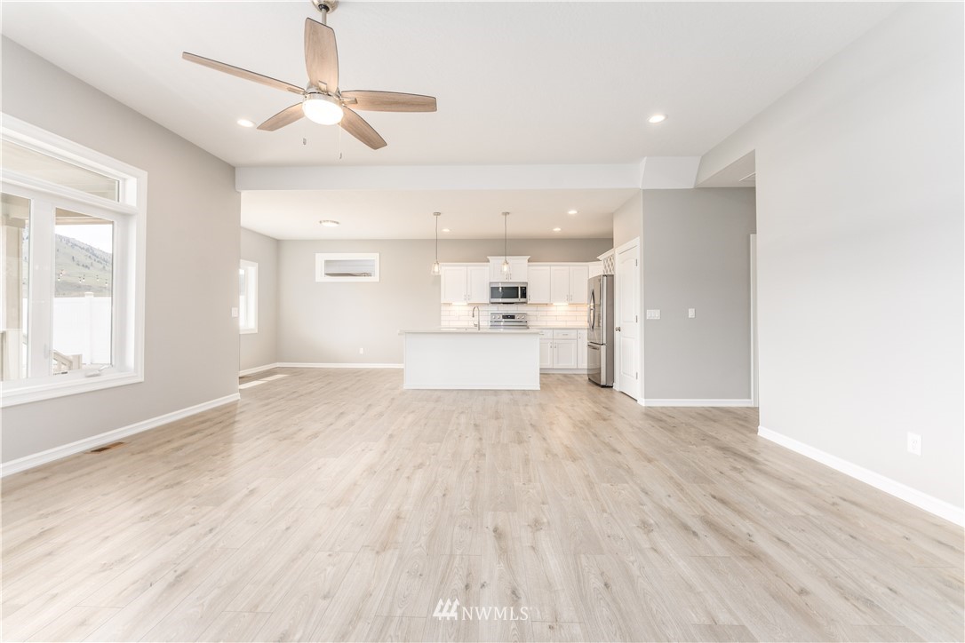 482 Sunny Brooke Lane , Chelan, WA 98816