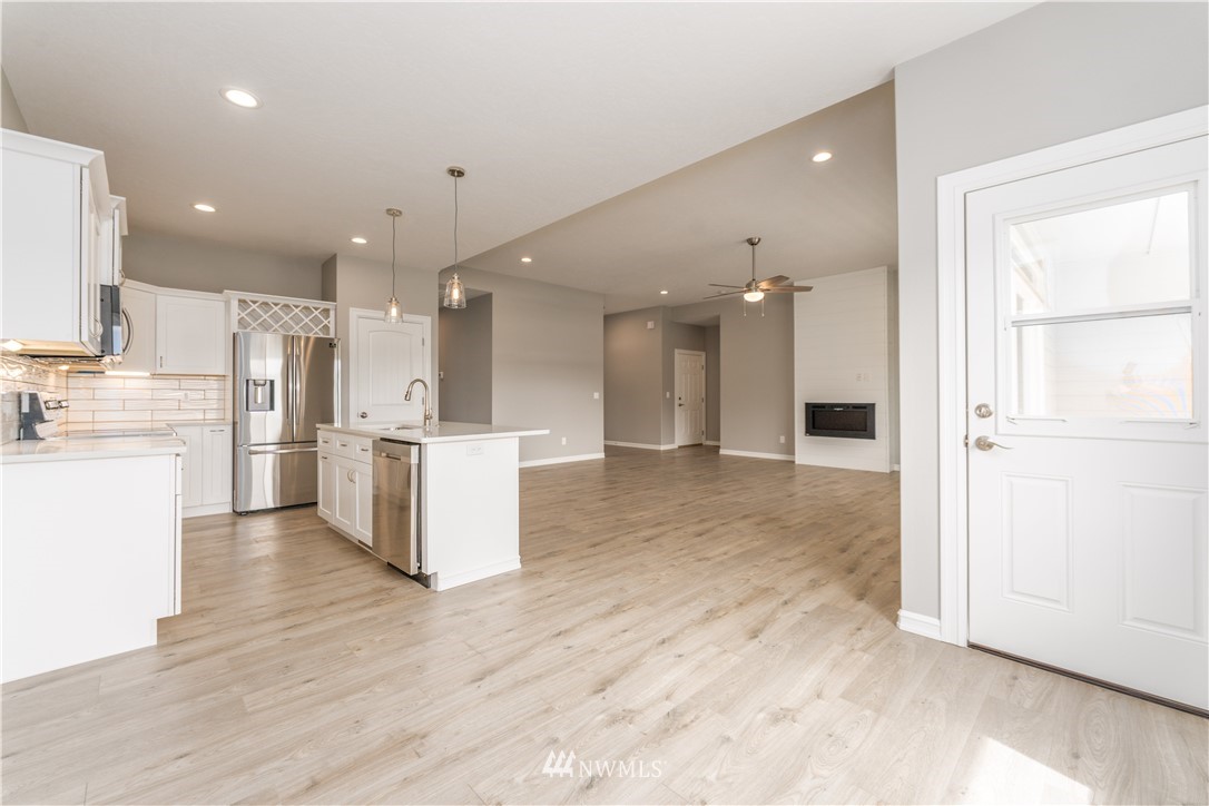 482 Sunny Brooke Lane , Chelan, WA 98816