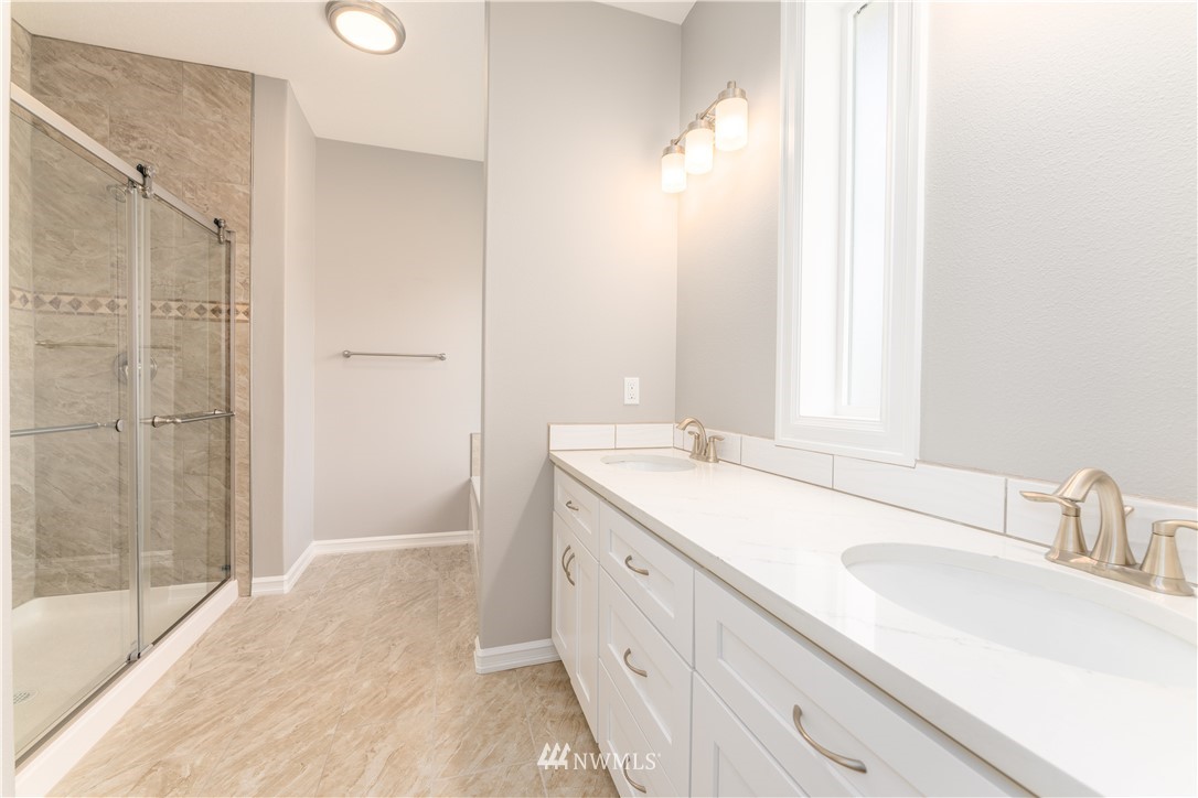 482 Sunny Brooke Lane , Chelan, WA 98816