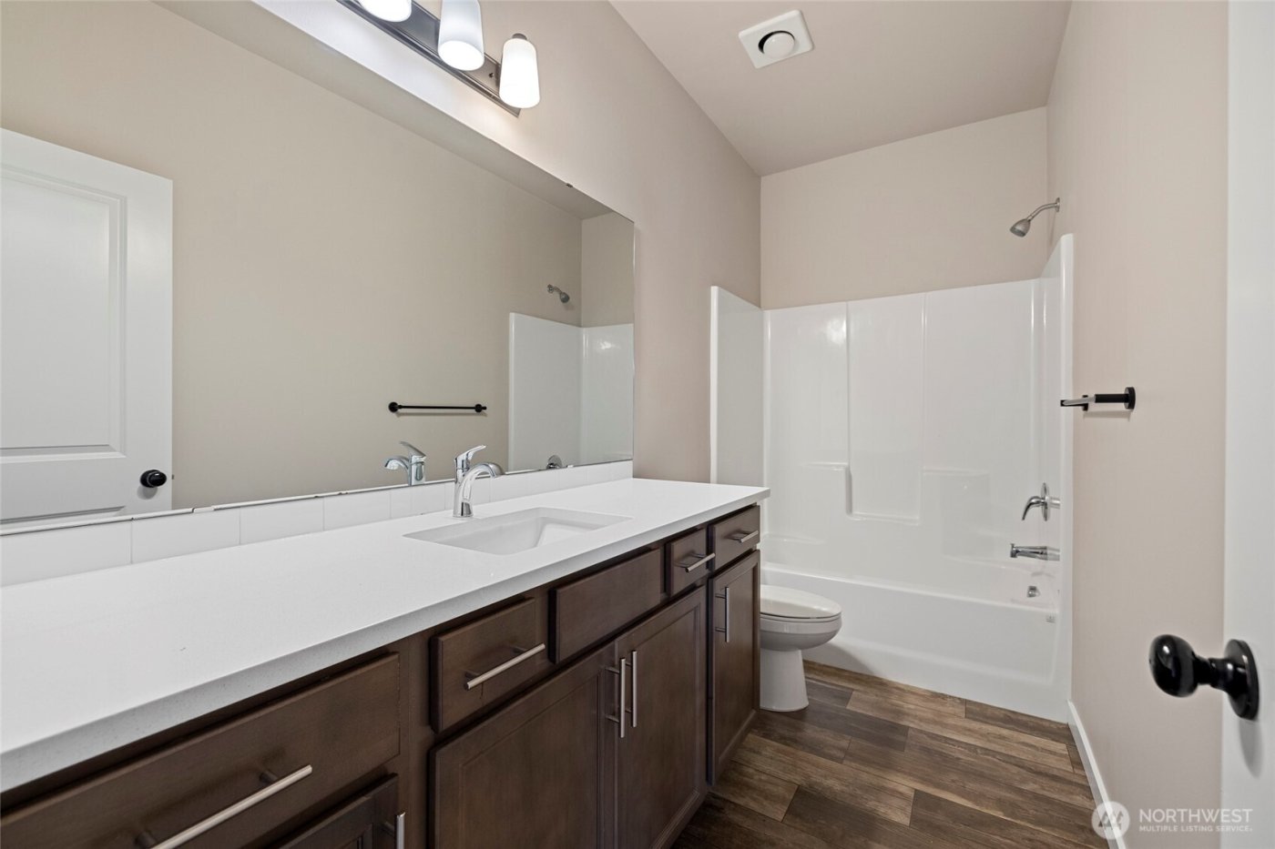 122 N Trail Road , Sedro Woolley, WA 98284